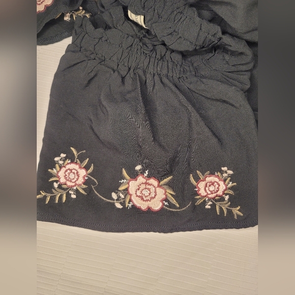 Abercrombie and Fitch Embroidered Mini Dress sz S - Picture 4 of 9